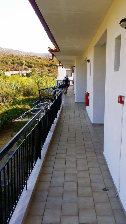 Hotel Ermioni Kalamítsion Esterno foto