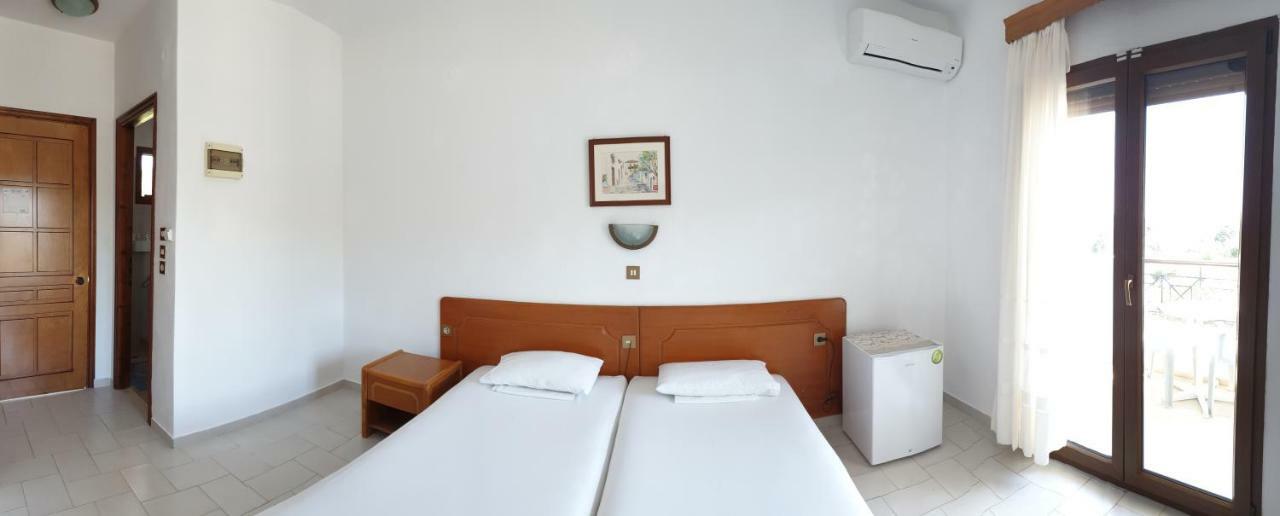 Hotel Ermioni Kalamítsion Esterno foto